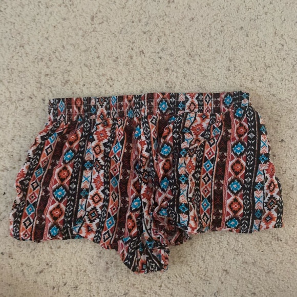 Forever 21 Shorts - Picture 2 of 2
